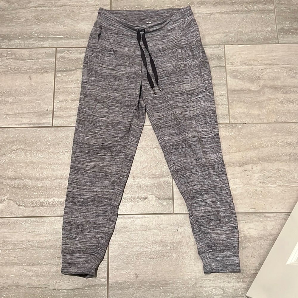 grey lululemon joggers